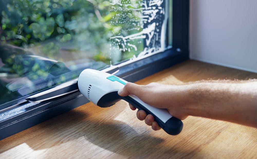 Leifheit launches new window  and bath vacuum cleaner